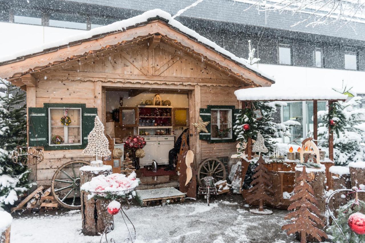 Hotel Youhey Am Wolfgangsee Strobl Exterior foto